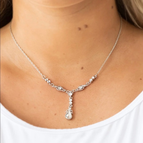 Paparazzi Necklace - Picture 1 of 1